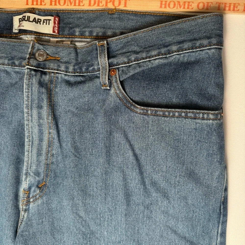 Levi's Men's 505 Regular Fit Straight Leg medium wash Blue Size (42x30)